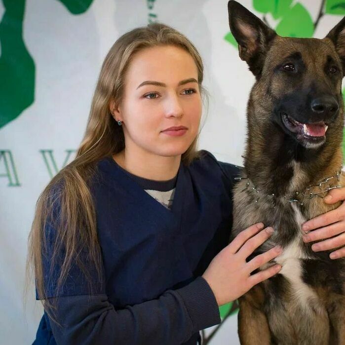 Антонова Кристина Михайловна: Ассистент ветеринарного врача.